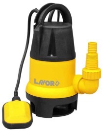 Immersa nell'acqua, questa pompa consente di svuotare vani allagati, ad esempio scantinati o garage seminterrati, stagni o quals